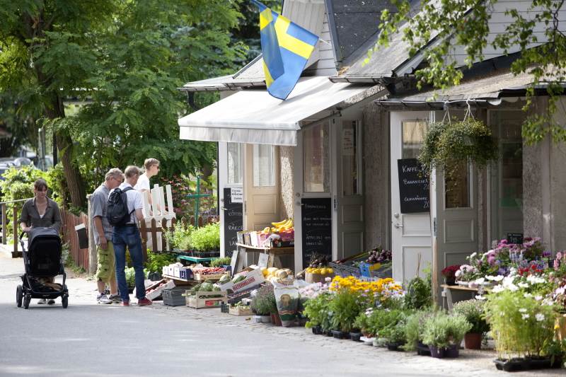 Promenera på vackra Dalarö.